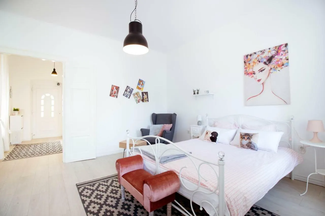 Little Fish Studio Rijeka 0*,
